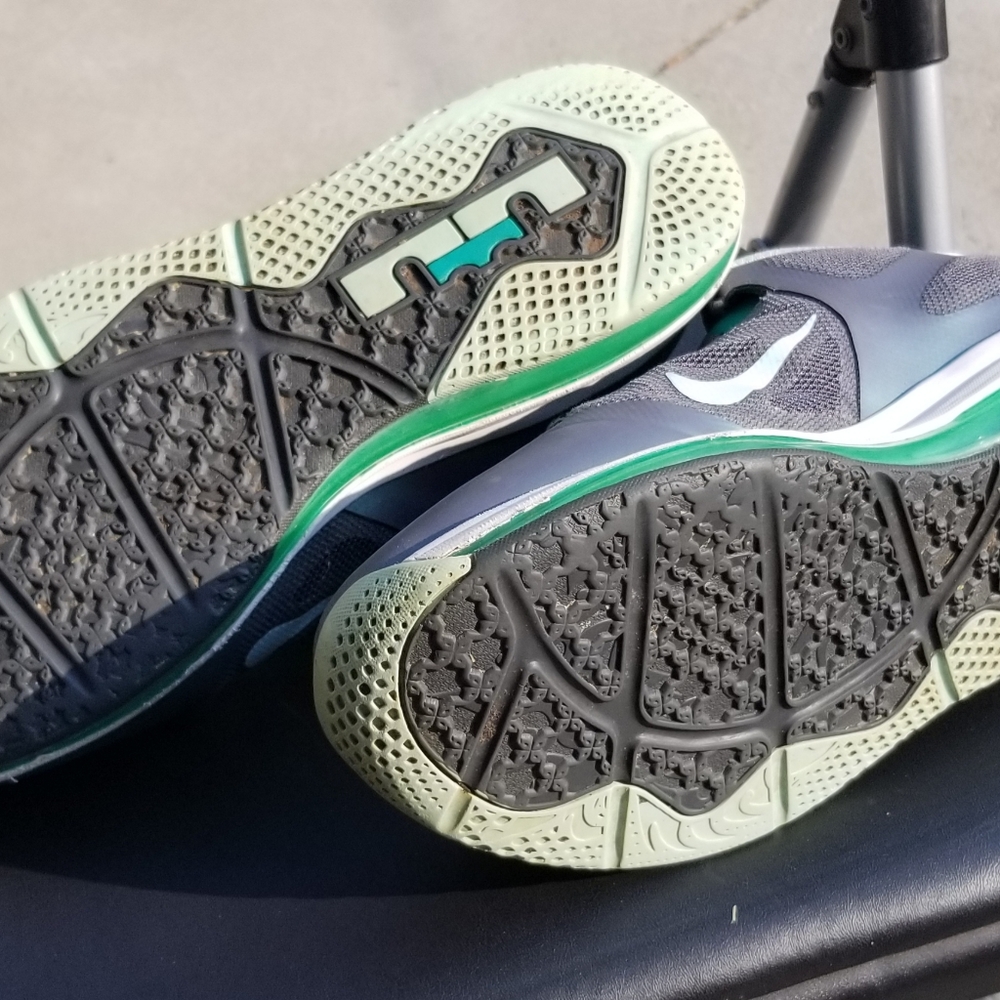 2012 Nike Lebron Low 9 Easter - image 5